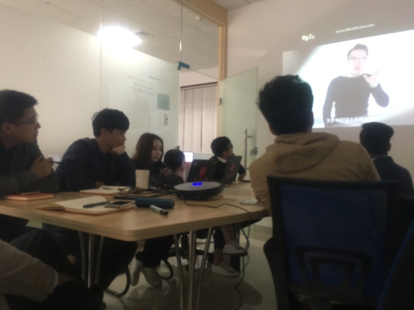 奥斯卡是我们制作企业宣传片的大腿 奥斯卡是我们制作企业宣传片的大腿