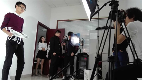 你懂视频制作吗?不懂还不赶快找红瓜子 你懂视频制作吗?不懂还不赶快找红瓜子